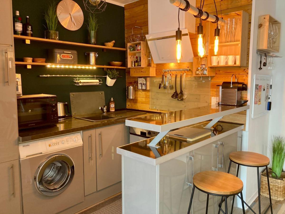 SaarApartments: Adults-Only Business & Holiday Stays with Netflix Saarbruecken Exterior photo