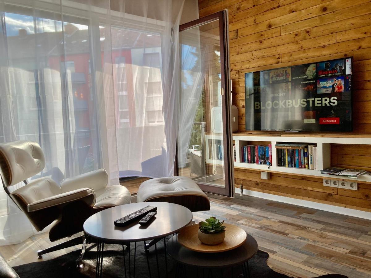 SaarApartments: Adults-Only Business & Holiday Stays with Netflix Saarbruecken Exterior photo